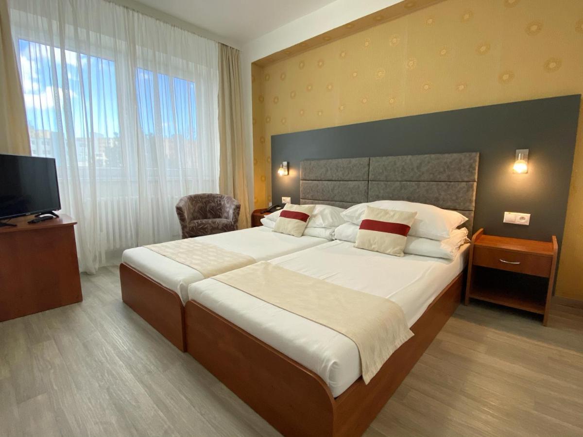 Hotel Baronka Bratislava Luaran gambar
